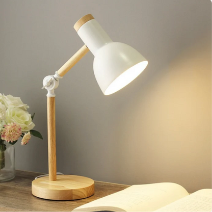 lampe de bureau blanche sur bureau