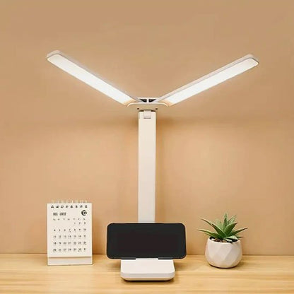 lampe de bureau led sur bureau avec téléphone portable