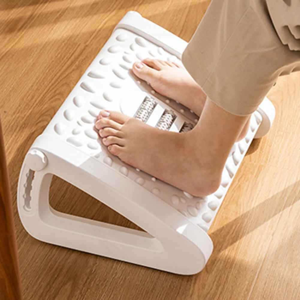 pieds de femme sur bureau repose pied blanc