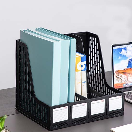 rangement pour bureau sur table de bureau avec ordinateur