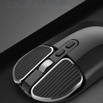 souris sans fil couleur noire élégante sur bureau