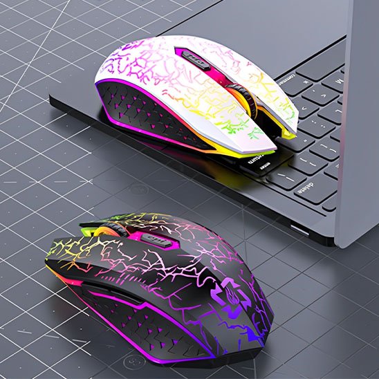 Souris sans fil gamer sur ordinateur