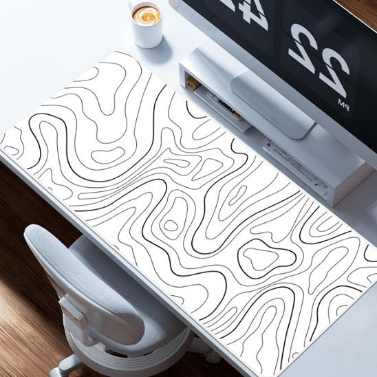 sous main bureau devant écran ordinateur dans bureau