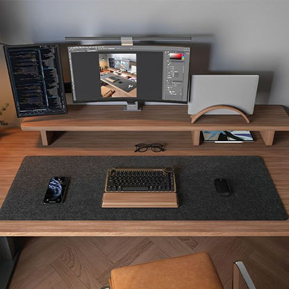 sous main pour bureau en feutre sur bureau devant ordinateur