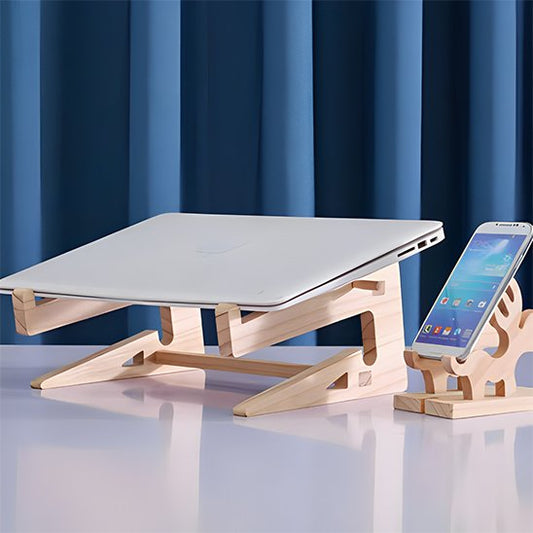 support pour ordinateur portable en bois sur bureau avec ordinateur